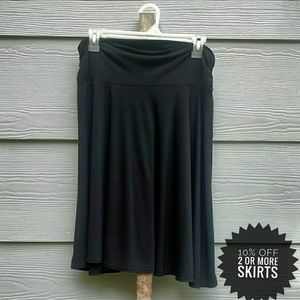 George Knee-length Black Stretchy skirt size M